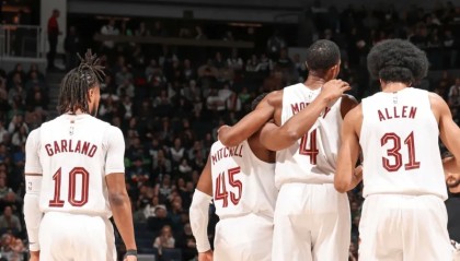 骑士百大球员名单：莫布利13、米切尔15、加兰38、阿伦45