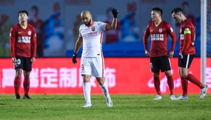 v体育-【中超】吕文君2球巴尔加斯助攻戴帽 海港4比1亚泰